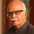  LK Advani meets RSS chief Mohan Bhagwat 