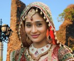 I want to play a serious role in films: Sara Khan