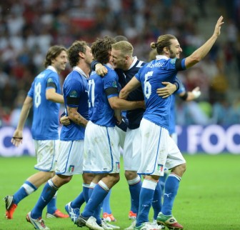 Euro 2012: Italy vs Germany : Balotelli brace stuns Germans, sends Italy to final