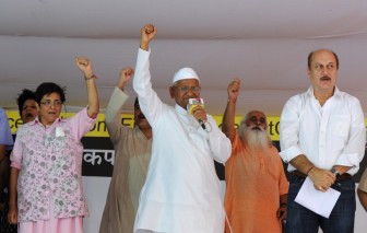 Team Anna calls off fast, to form ‘political alternative’
