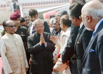 Pranab meets Hasina for talks in violence-hit Bangladesh