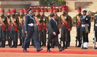 The President of France, Mr. Francois Hollande inspecting the Guard of Honour, at the Ceremonial Reception, at Rashtrapati Bhavan, in New Delhi on January 25, 2016.